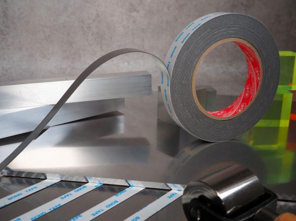 コニシ　ボンド　超強力 構造用両面粘着テープ　WF770　0.65mm厚　20mm幅×10m巻