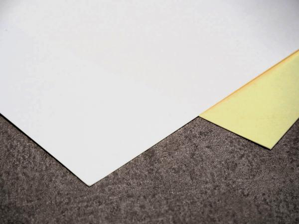 イノベクト　繰り返し貼って剥がせる両面が弱粘着タイプの両面粘着シート　210mm×300mm　10枚